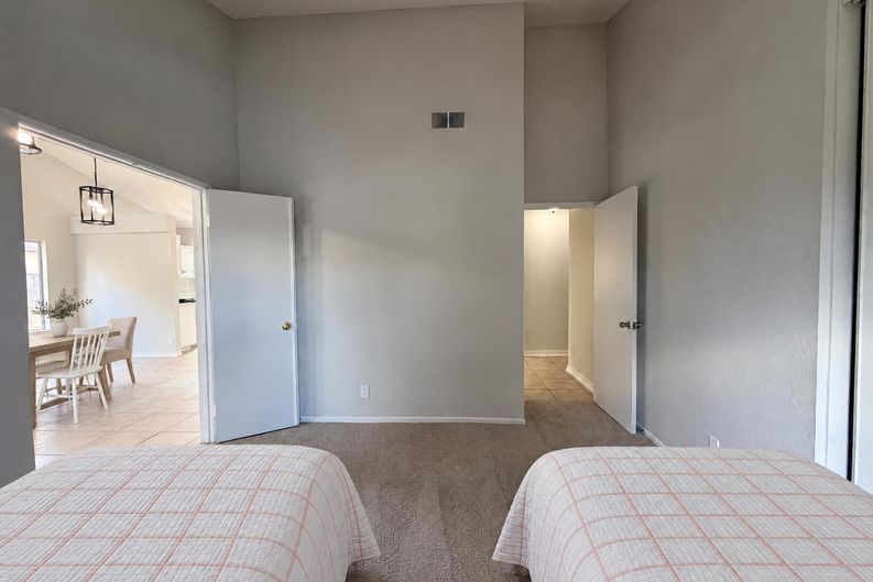 Photo 9 of 19 of 545 Spruce Ct, Palmdale, CA