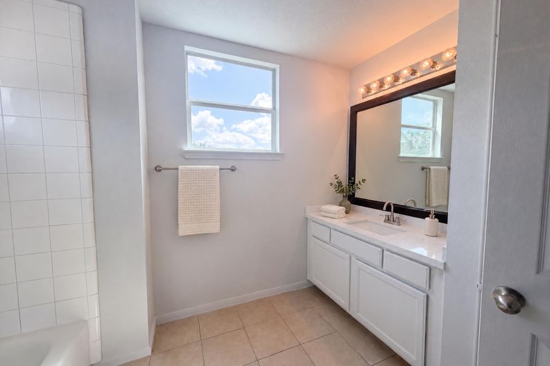 Photo 15 of 21 of 3911 Teal Vista Ct, Fresno, TX