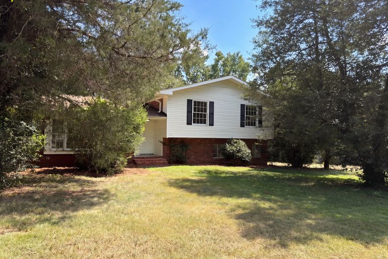 Photo 9 of 41 of 2618 Speas Rd, Winston Salem, NC