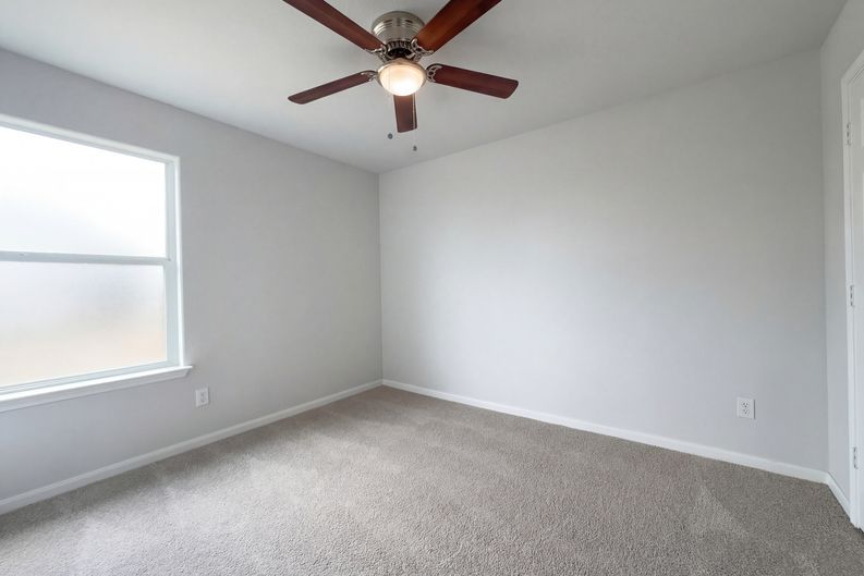 Photo 13 of 17 of 2310 Redfish Dr, Texas City, TX