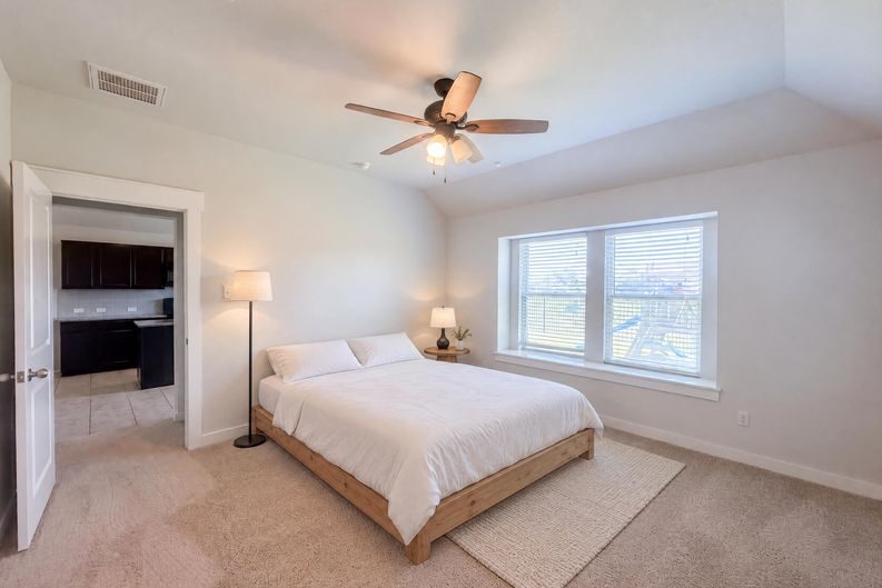 Photo 4 of 21 of 5909 Urbano Bnd, Round Rock, TX