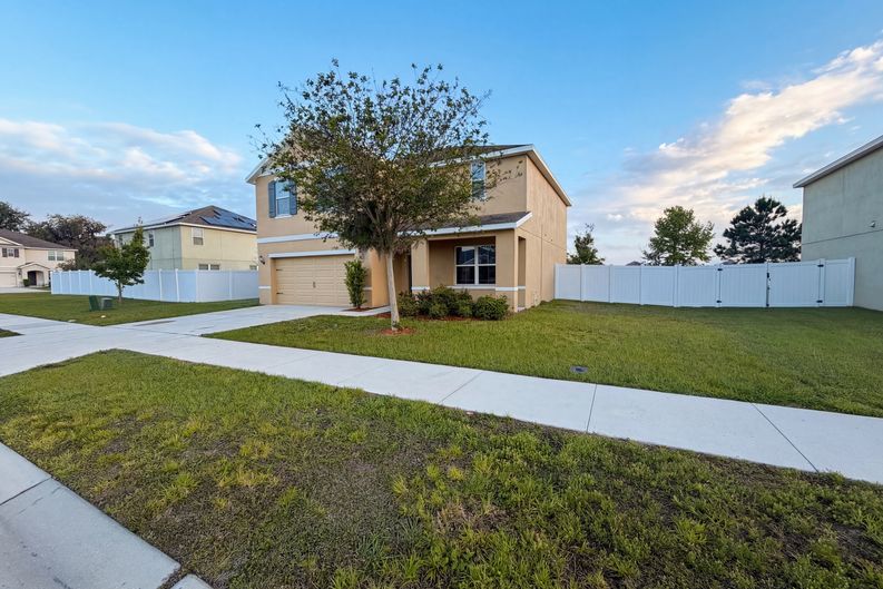 Photo 30 of 34 of 35687 Hillbrook Ave, Zephyrhills, FL