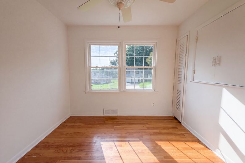 Photo 7 of 20 of 12904 E 54th St, Kansas City, MO