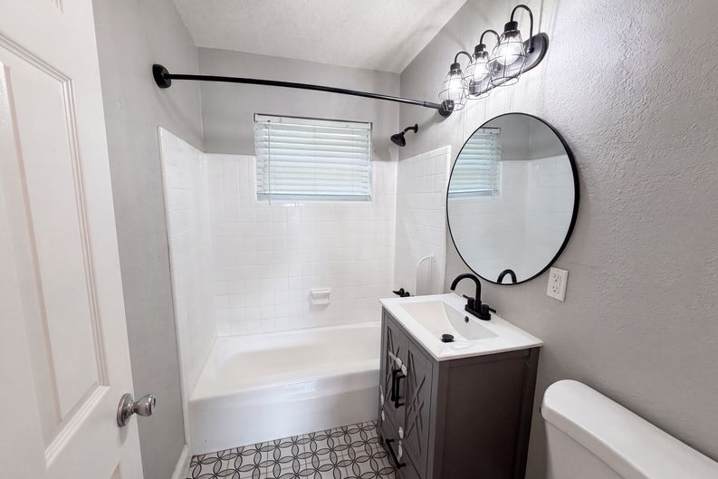 Photo 12 of 19 of 2242 E Dana Dr, Deltona, FL