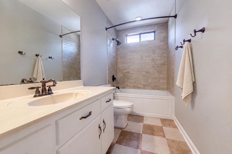 Photo 21 of 31 of 3795 Churchill Dr, Marietta, GA