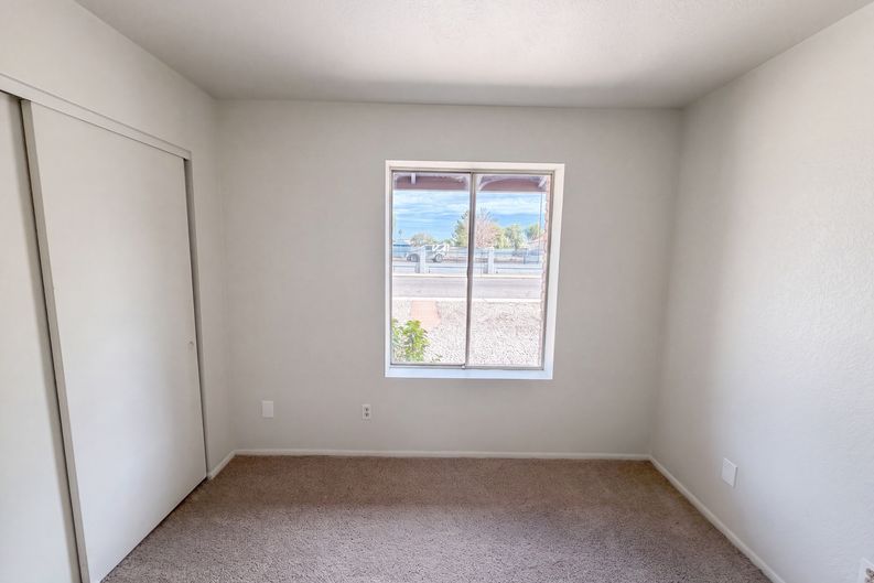 Photo 12 of 27 of 1413 W Behrend Dr, Phoenix, AZ