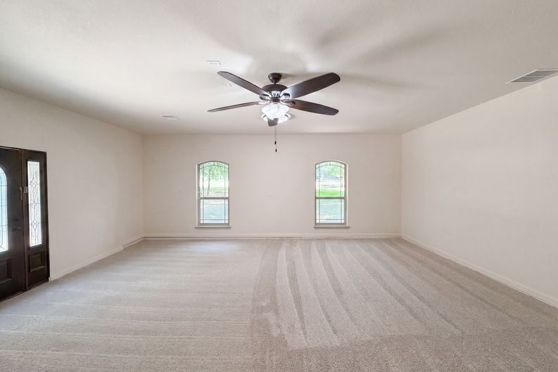 Photo 10 of 25 of 121 Rey Del Mar Cir, Weatherford, TX