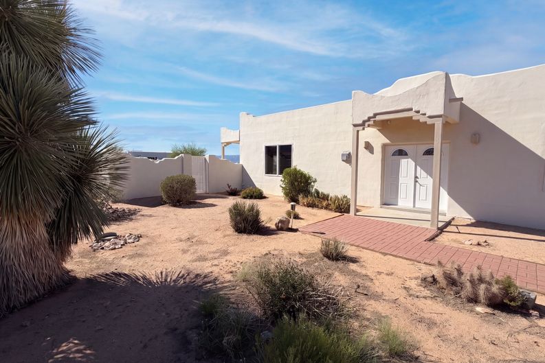 Photo 55 of 66 of 51340 W Iver Rd, Aguila, AZ