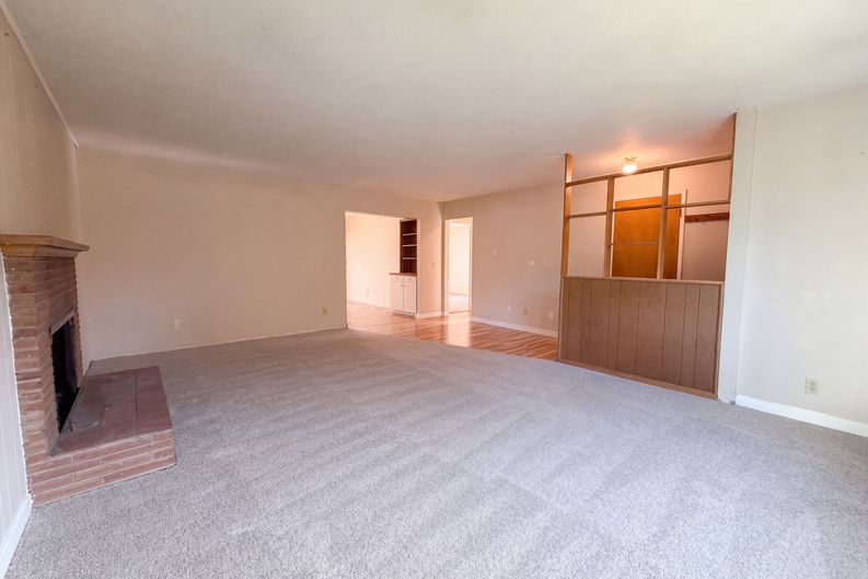 Photo 12 of 18 of 10235 NE Thompson St, Portland, OR