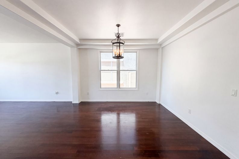 Photo 11 of 46 of 4118 W Saint Anne Ave, Phoenix, AZ