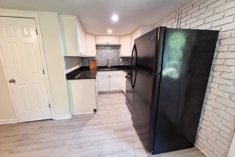 Photo 3 of 14 of 9306 Wilson Blvd, Columbia, SC
