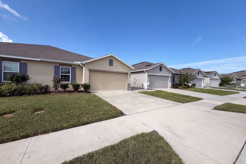 Photo 23 of 32 of 17917 Turning Leaf Cir, Land O Lakes, FL