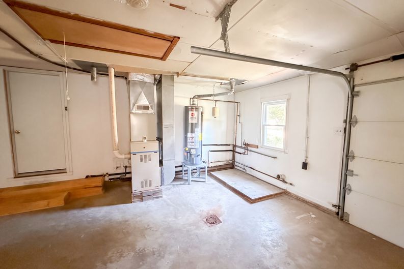Photo 15 of 18 of 1607 N 17th St, Belleville, IL