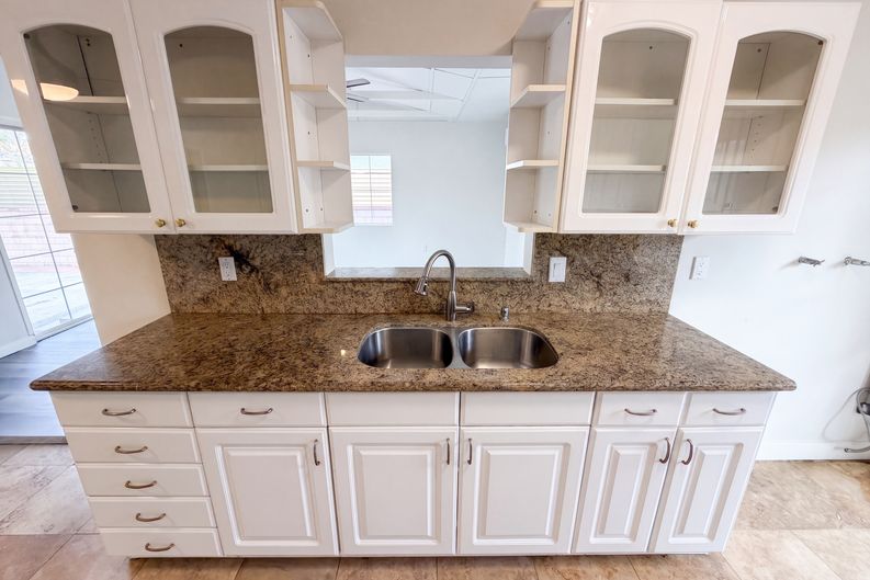 Photo 9 of 31 of 1426 S Rita Way, Santa Ana, CA