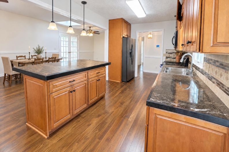 Photo 6 of 20 of 681 John Ward Rd SW, Marietta, GA