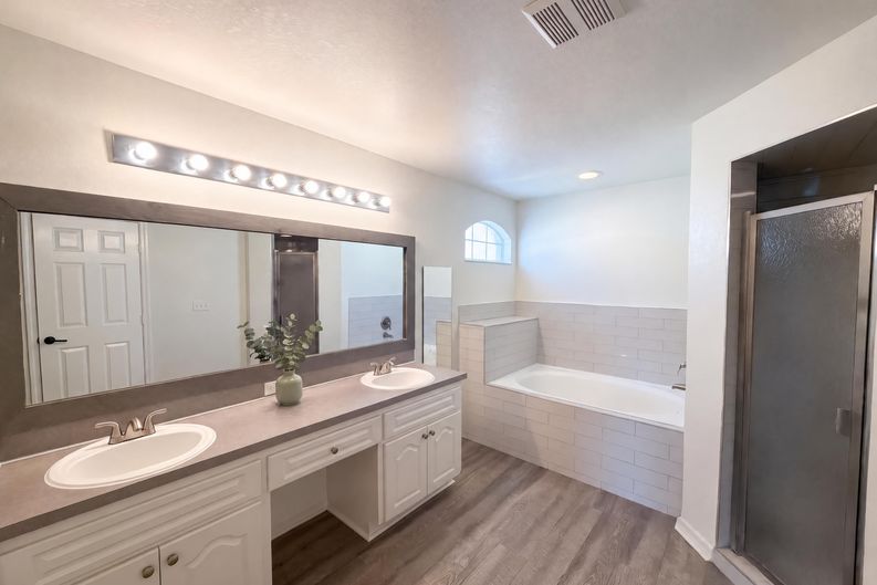 Photo 16 of 23 of 222 Cloverdale Rd, Winter Haven, FL