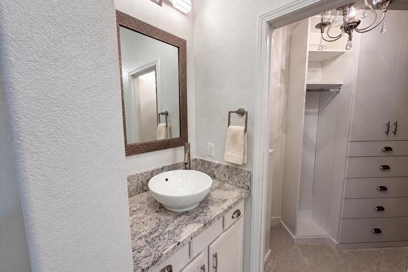Photo 18 of 28 of 4920 Ocean Ln, Elk Grove, CA