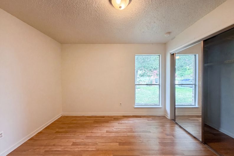 Photo 9 of 16 of 1803 Frontier Trl, Round Rock, TX