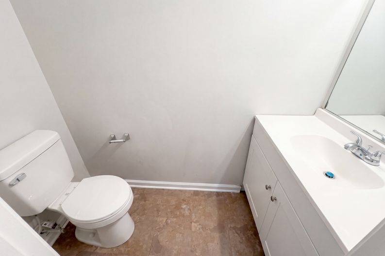 Photo 11 of 25 of 625 E Princess Anne Rd, Norfolk, VA