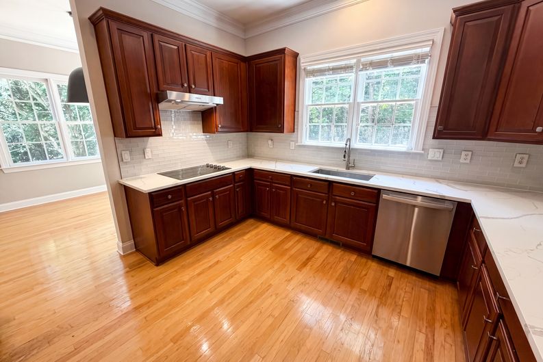 Photo 14 of 38 of 1231 Dunwoody Village Dr, Atlanta, GA