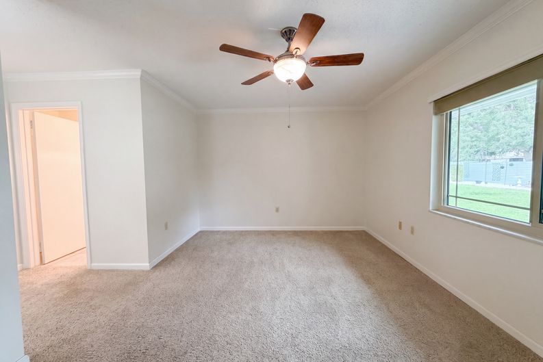 Photo 15 of 31 of 1818 Danbury Dr, Sun City Center, FL