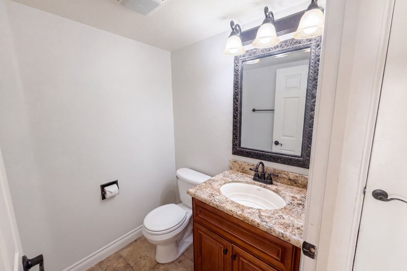 Photo 17 of 26 of 5105 Mendip St, Oceanside, CA