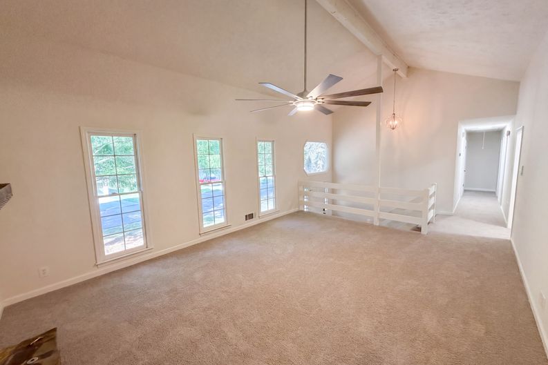Photo 10 of 35 of 1825 Marsh Creek Dr, Lawrenceville, GA