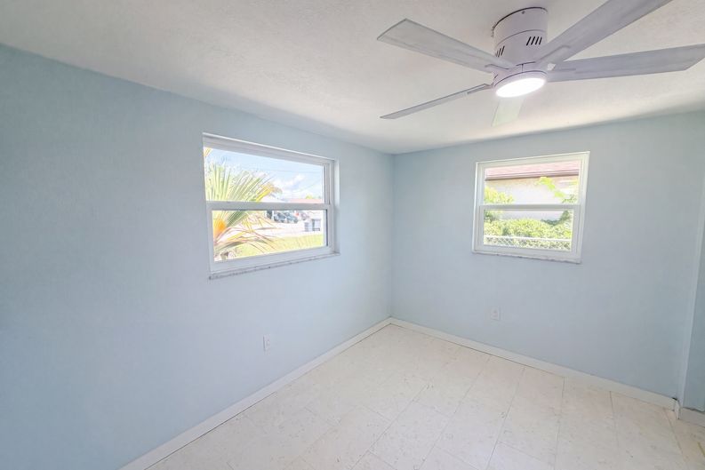 Photo 9 of 30 of 13638 Evelane Dr, Hudson, FL