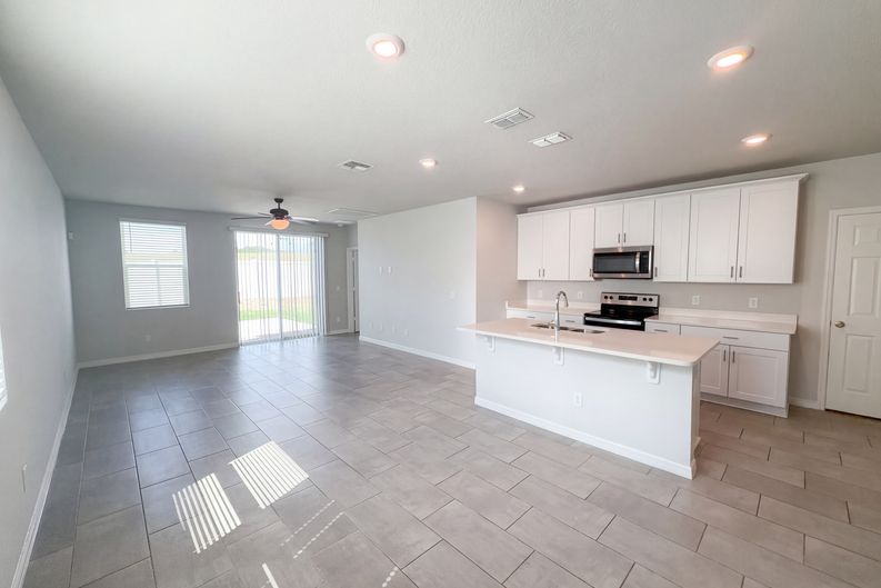 Photo 7 of 25 of 3092 Bella Vista Dr, Davenport, FL
