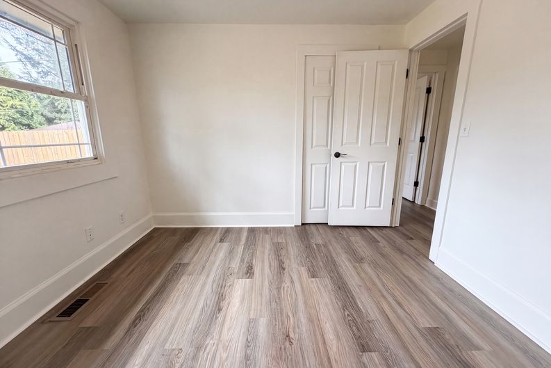 Photo 10 of 16 of 11650 NE Glisan St, Portland, OR