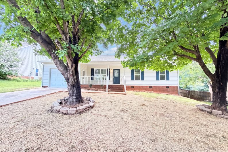 Photo 15 of 18 of 8822 Hunter Green Ln, Charlotte, NC