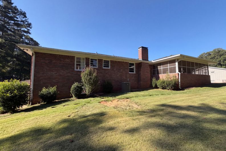 Photo 5 of 34 of 3091 Beechwood Dr, Lithia Springs, GA