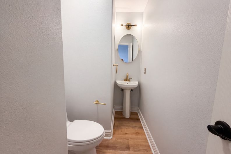 Photo 15 of 21 of 18743 Chapel Ln, Huntington Beach, CA
