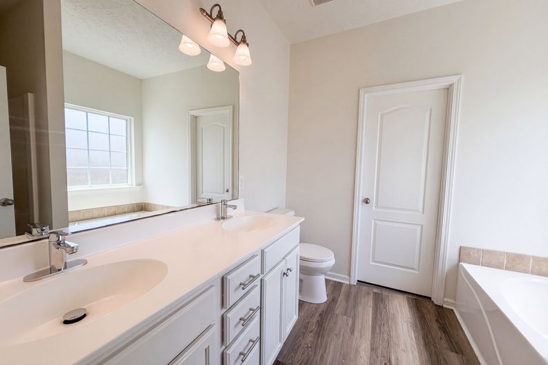 Photo 6 of 24 of 425 Long Creek Dr, Christiana, TN