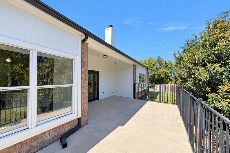 Photo 23 of 25 of 2830 Beacon Hill Dr, Rockwall, TX