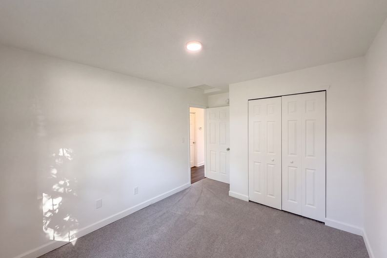 Photo 13 of 20 of 8051 Painted Pony Dr, Indianapolis, IN