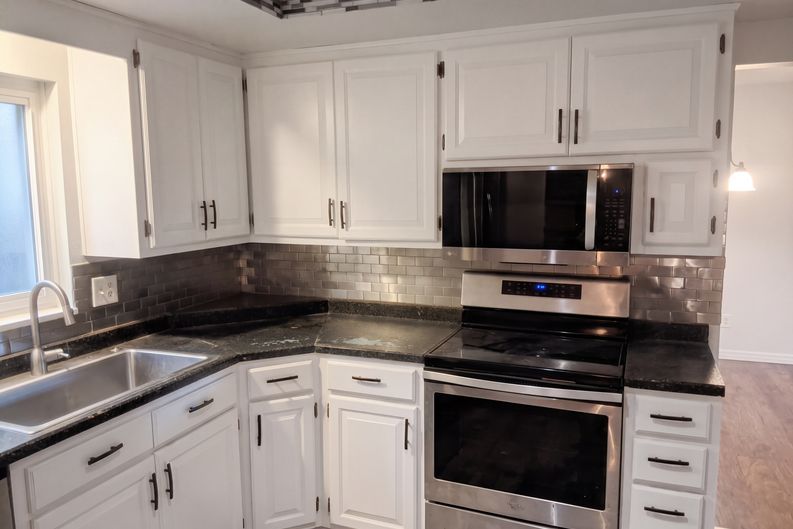 Photo 9 of 53 of 4015 Valli Vista Rd, Colorado Springs, CO
