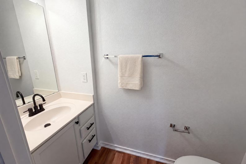 Photo 10 of 20 of 5406 S Hearsey Dr, Austin, TX