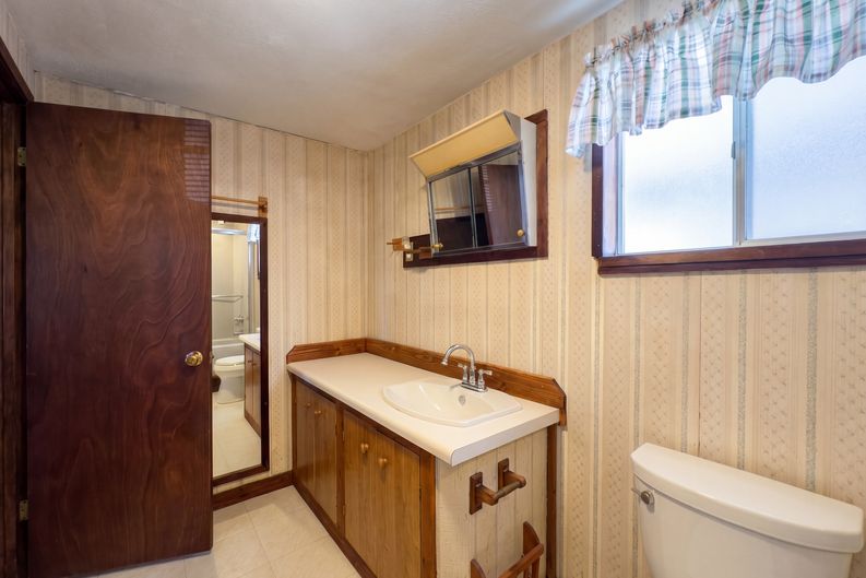 Photo 12 of 19 of 1385 Bender Ave, Daytona Beach, FL