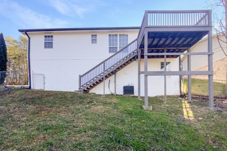 Photo 5 of 23 of 7511 Irongate Dr, Hixson, TN