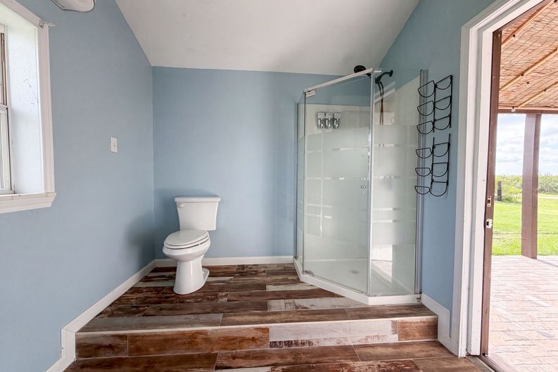 Photo 12 of 19 of 552 Marshall Johnson Ave S, Port Lavaca, TX