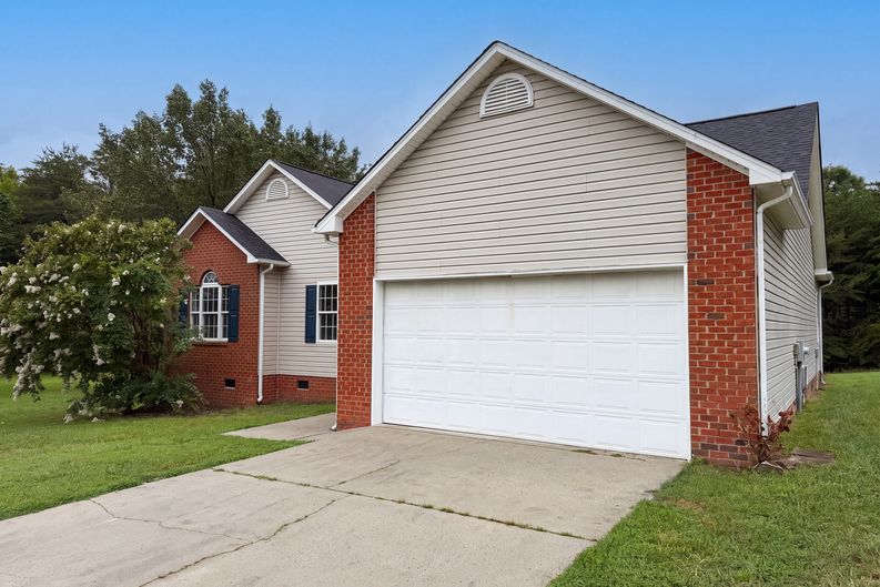 Photo 18 of 20 of 4100 Birchgarden Dr, High Point, NC