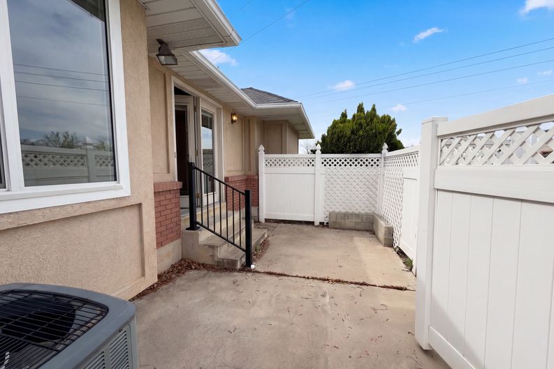 Photo 5 of 24 of 510 E 5400 S, Ogden, UT