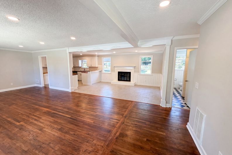 Photo 3 of 26 of 1817 Neptune Dr, Columbia, SC