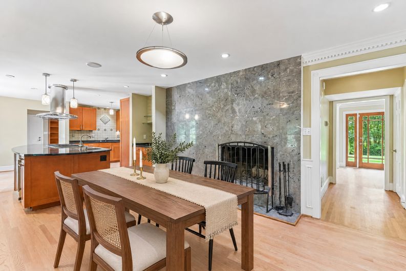 Photo 58 of 87 of 3135 Spalding Dr, Sandy Springs, GA