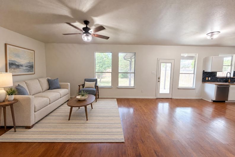Photo 3 of 19 of 612 Sugar Brook Dr, Temple, TX