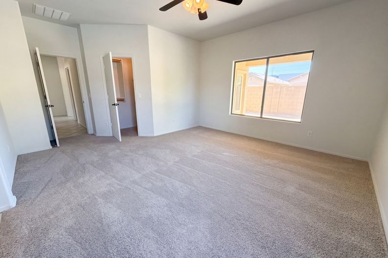 Photo 4 of 17 of 13026 W Corrine Dr, El Mirage, AZ