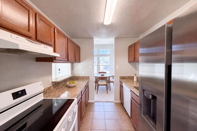 Photo 7 of 16 of 5624 Shady Springs Trl, Fort Worth, TX
