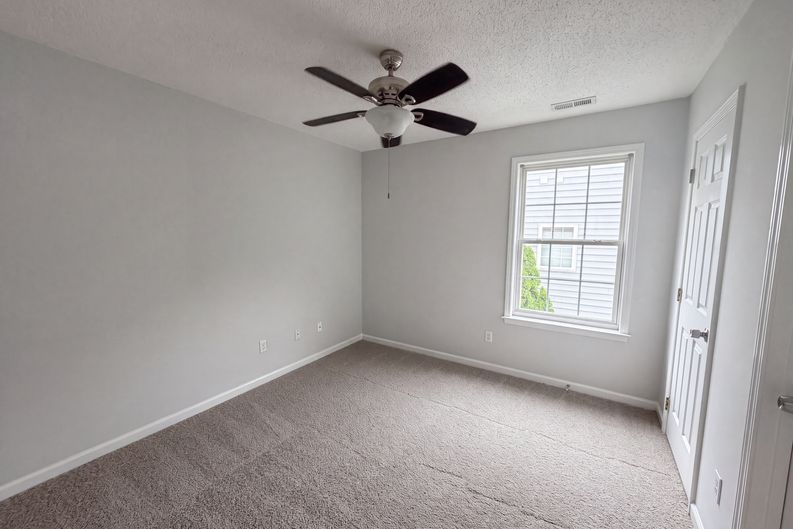 Photo 10 of 17 of 4549 Drewbridge Way, Raleigh, NC