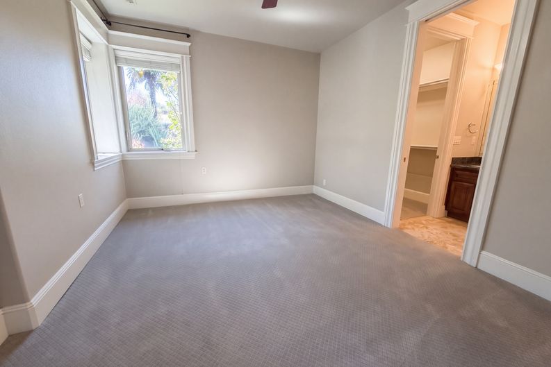 Photo 18 of 56 of 17695 S Fieldstone Ct, Oregon City, OR